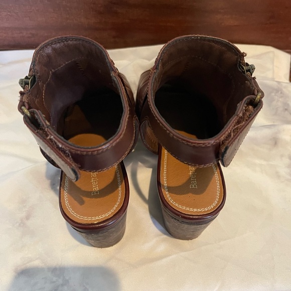 Baretraps Brown Open Toe Booties size 8 - Picture 7 of 9